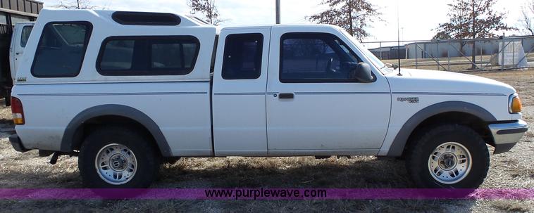 image for item L3655 1994 Ford Ranger SuperCab pickup truck