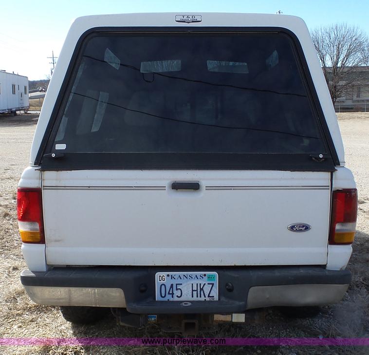 image for item L3655 1994 Ford Ranger SuperCab pickup truck