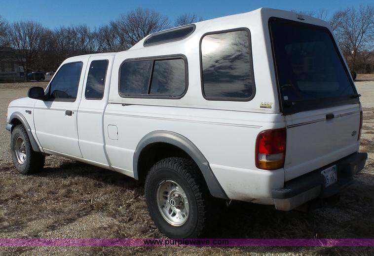 image for item L3655 1994 Ford Ranger SuperCab pickup truck