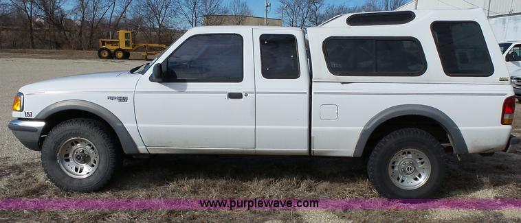 image for item L3655 1994 Ford Ranger SuperCab pickup truck