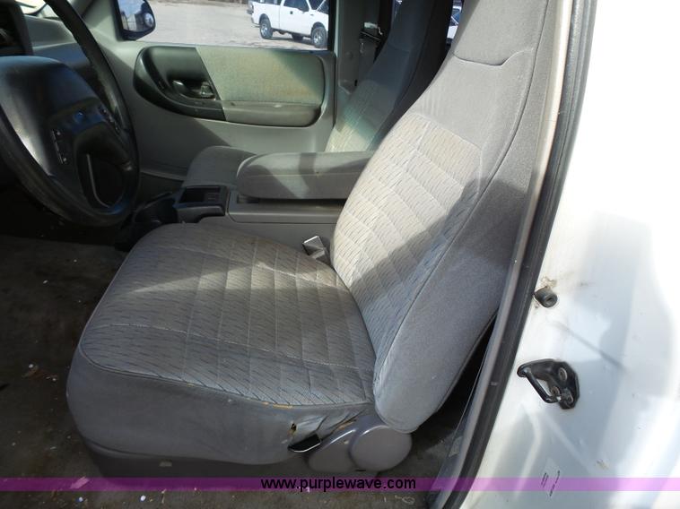 image for item L3655 1994 Ford Ranger SuperCab pickup truck