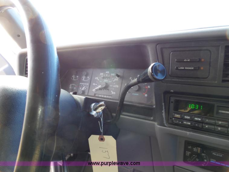 image for item L3655 1994 Ford Ranger SuperCab pickup truck