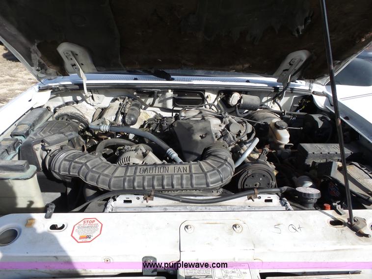 image for item L3655 1994 Ford Ranger SuperCab pickup truck