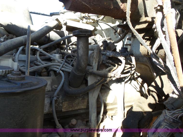 image for item L3656 1995 Ford F700 dump truck