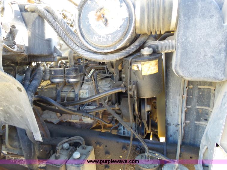 image for item L3656 1995 Ford F700 dump truck