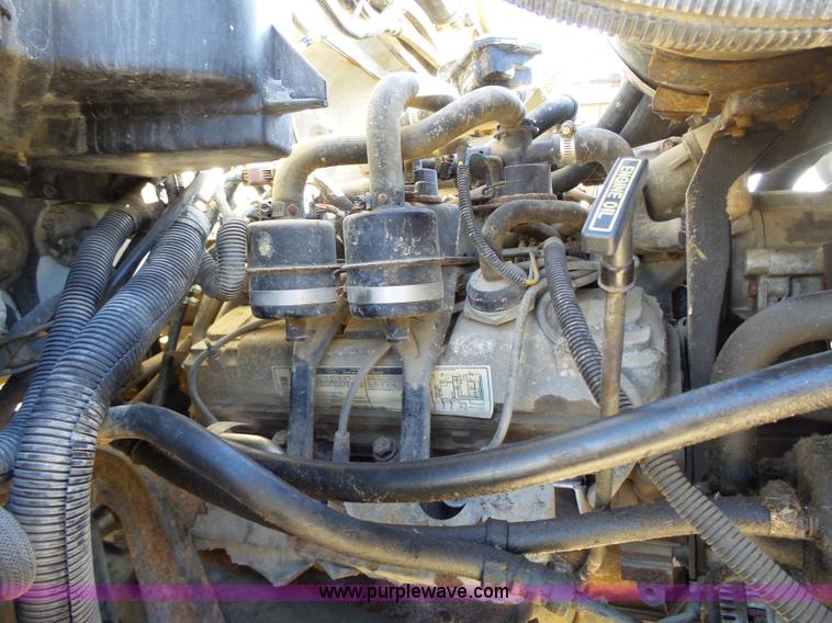 image for item L3656 1995 Ford F700 dump truck