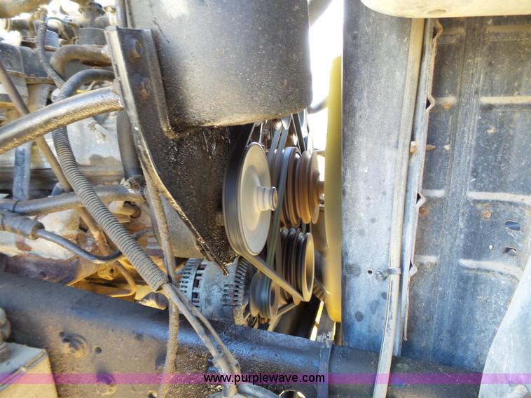 image for item L3656 1995 Ford F700 dump truck