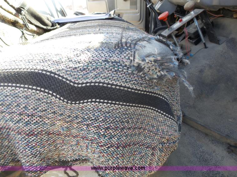 image for item L3656 1995 Ford F700 dump truck