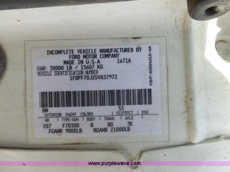 image for item L3656 1995 Ford F700 dump truck