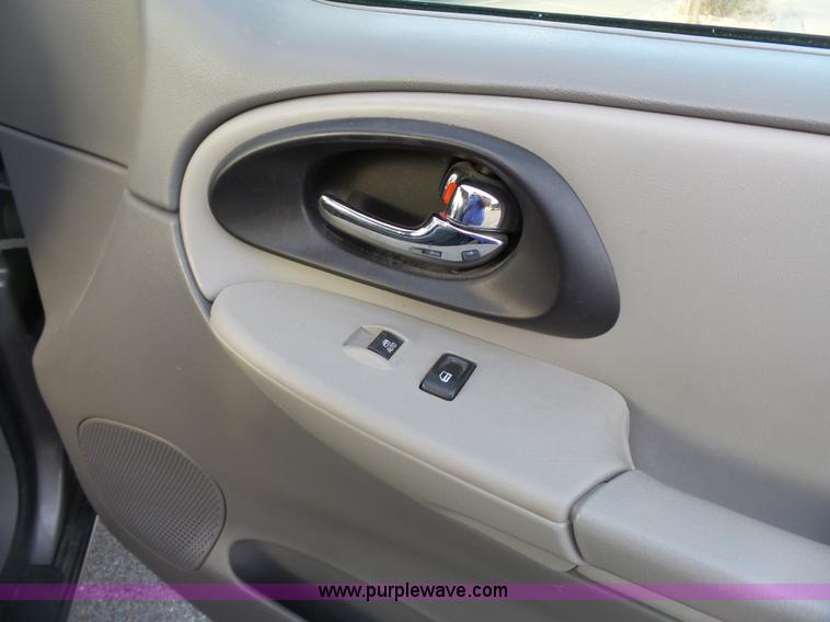 image for item L3669 2006 Chevrolet TrailBlazer LT SUV