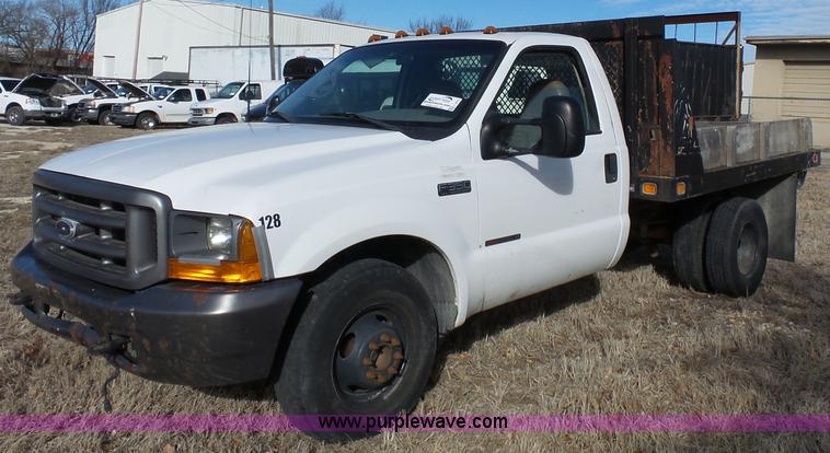 image for item L3674 2000 Ford F350 Super Duty XL flatbed pickup truck