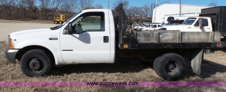 image for item L3674 2000 Ford F350 Super Duty XL flatbed pickup truck