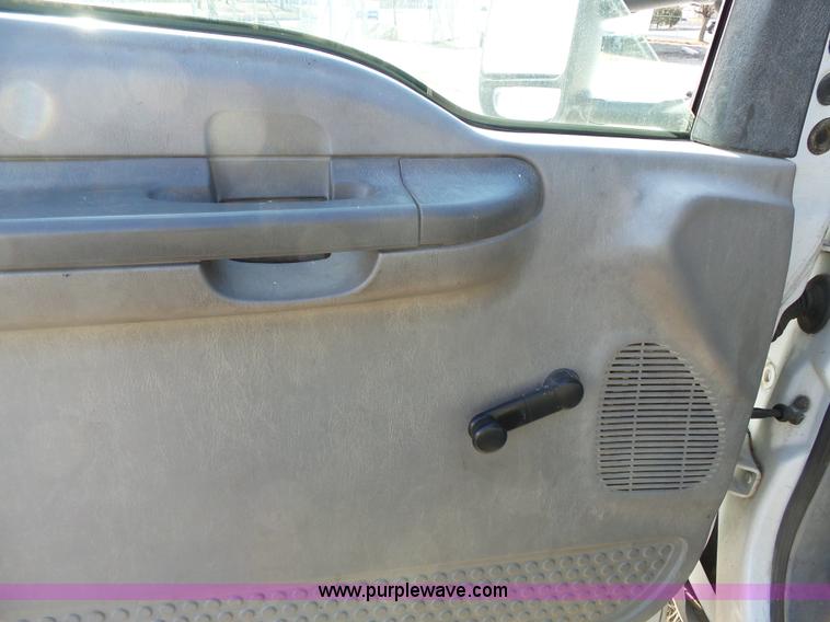 image for item L3674 2000 Ford F350 Super Duty XL flatbed pickup truck