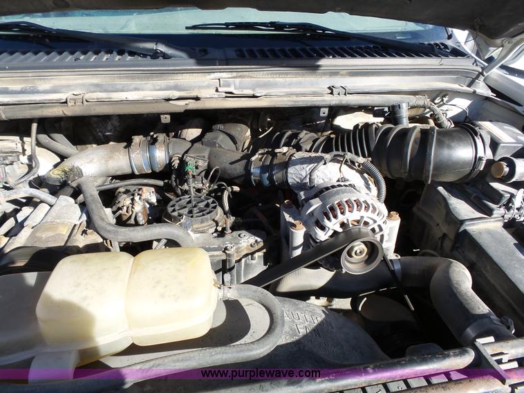 image for item L3674 2000 Ford F350 Super Duty XL flatbed pickup truck