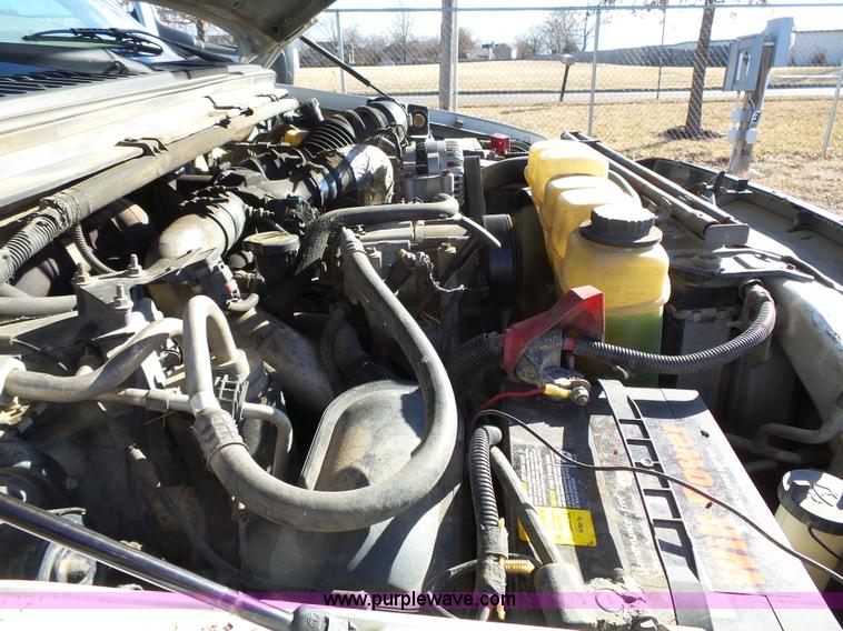 image for item L3674 2000 Ford F350 Super Duty XL flatbed pickup truck