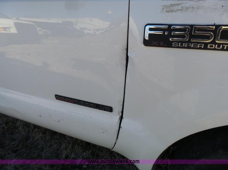 image for item L3674 2000 Ford F350 Super Duty XL flatbed pickup truck