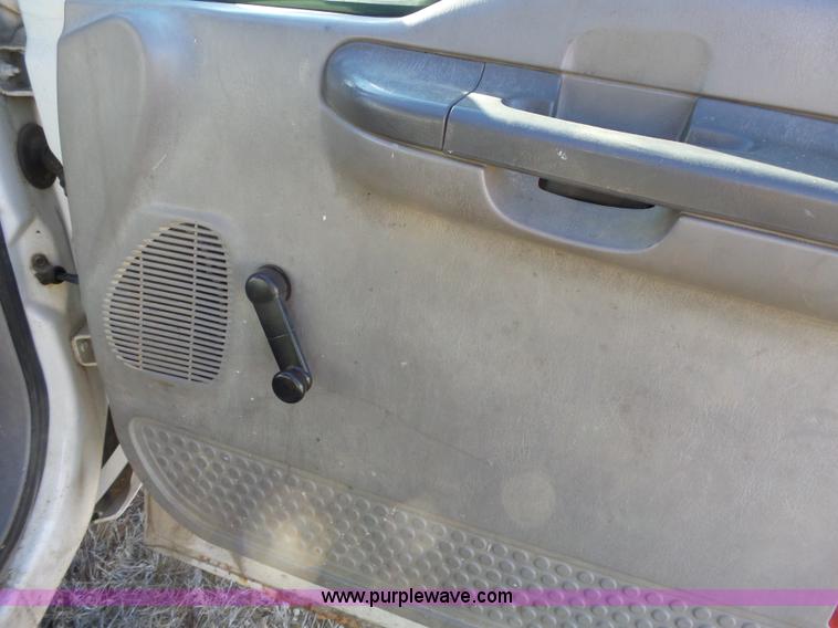 image for item L3674 2000 Ford F350 Super Duty XL flatbed pickup truck