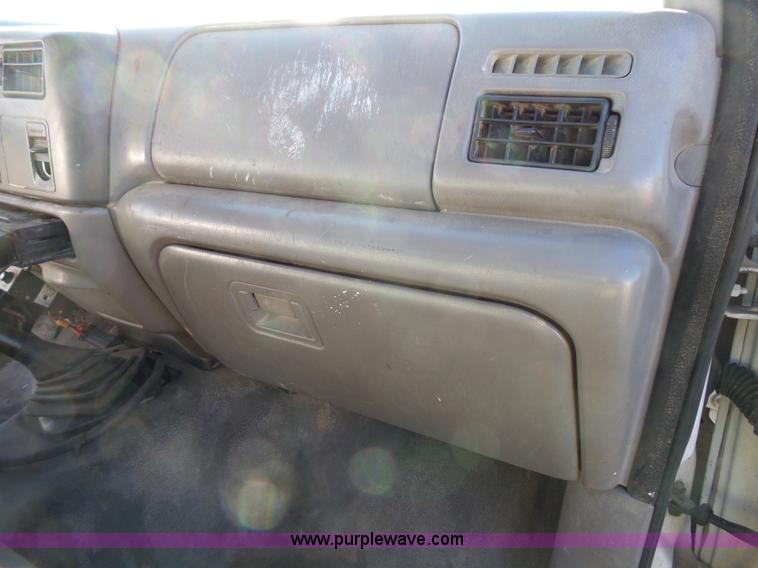 image for item L3674 2000 Ford F350 Super Duty XL flatbed pickup truck