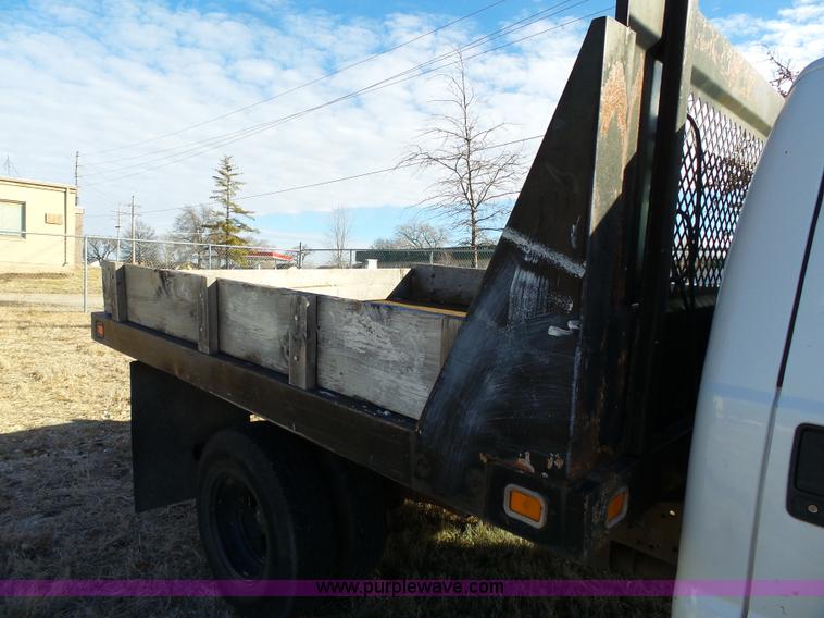 image for item L3674 2000 Ford F350 Super Duty XL flatbed pickup truck