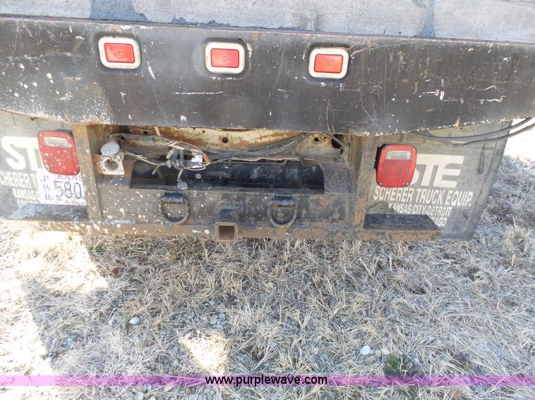 image for item L3674 2000 Ford F350 Super Duty XL flatbed pickup truck