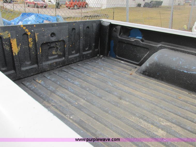 image for item L4240 1998 Chevrolet S10 LS Ext. Cab pickup truck