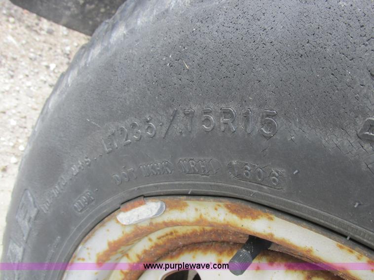 image for item L4240 1998 Chevrolet S10 LS Ext. Cab pickup truck