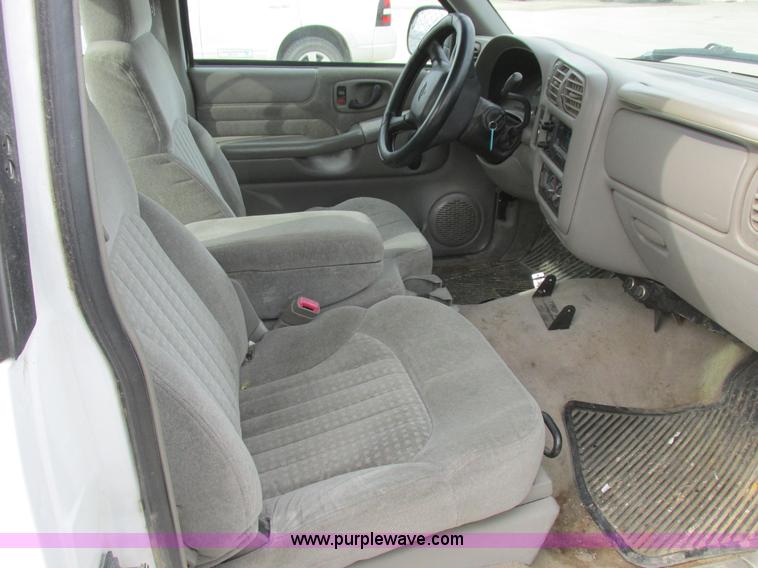 image for item L4240 1998 Chevrolet S10 LS Ext. Cab pickup truck