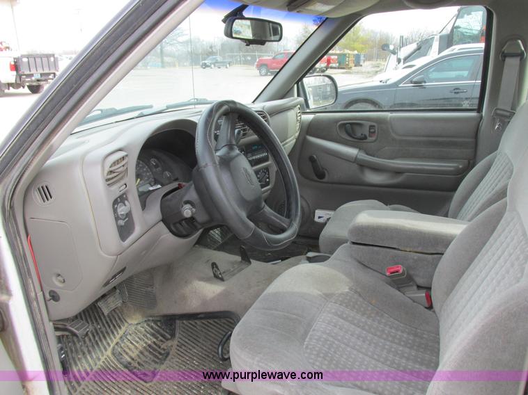 image for item L4240 1998 Chevrolet S10 LS Ext. Cab pickup truck