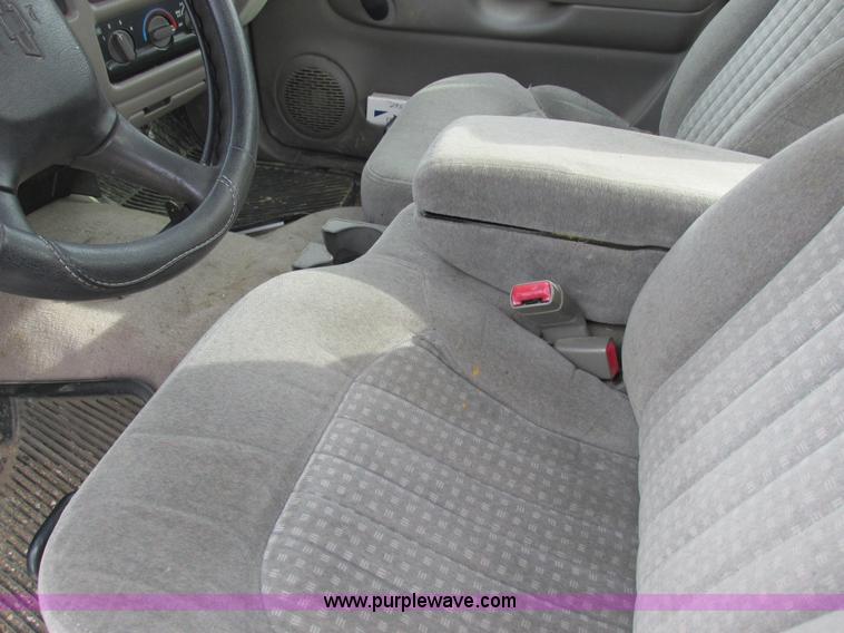 image for item L4240 1998 Chevrolet S10 LS Ext. Cab pickup truck