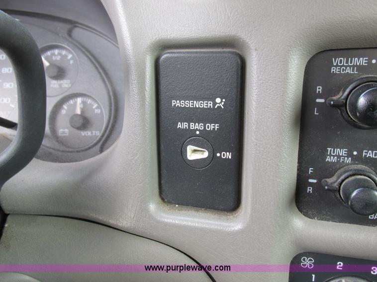 image for item L4240 1998 Chevrolet S10 LS Ext. Cab pickup truck