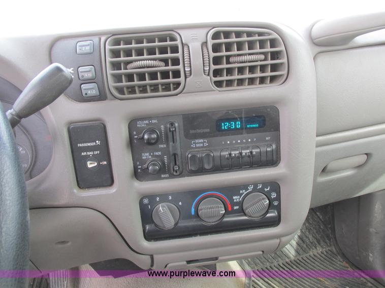 image for item L4240 1998 Chevrolet S10 LS Ext. Cab pickup truck