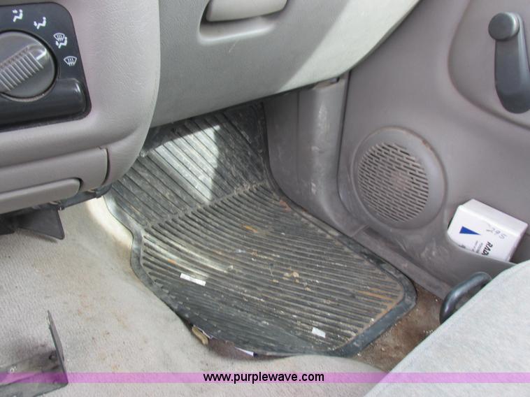 image for item L4240 1998 Chevrolet S10 LS Ext. Cab pickup truck