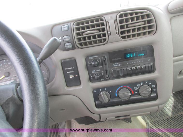 image for item L4240 1998 Chevrolet S10 LS Ext. Cab pickup truck