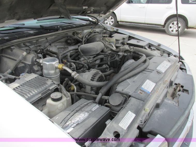 image for item L4240 1998 Chevrolet S10 LS Ext. Cab pickup truck