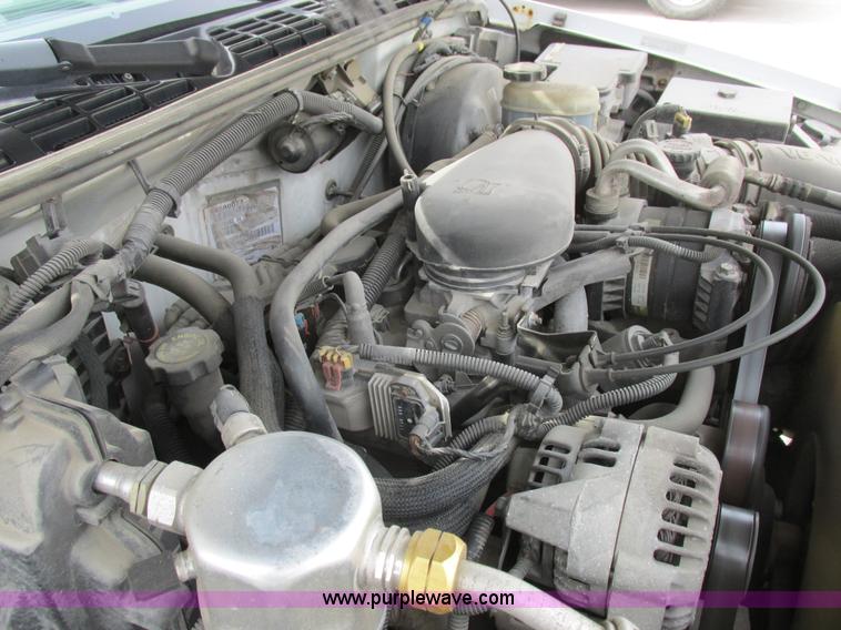 image for item L4240 1998 Chevrolet S10 LS Ext. Cab pickup truck