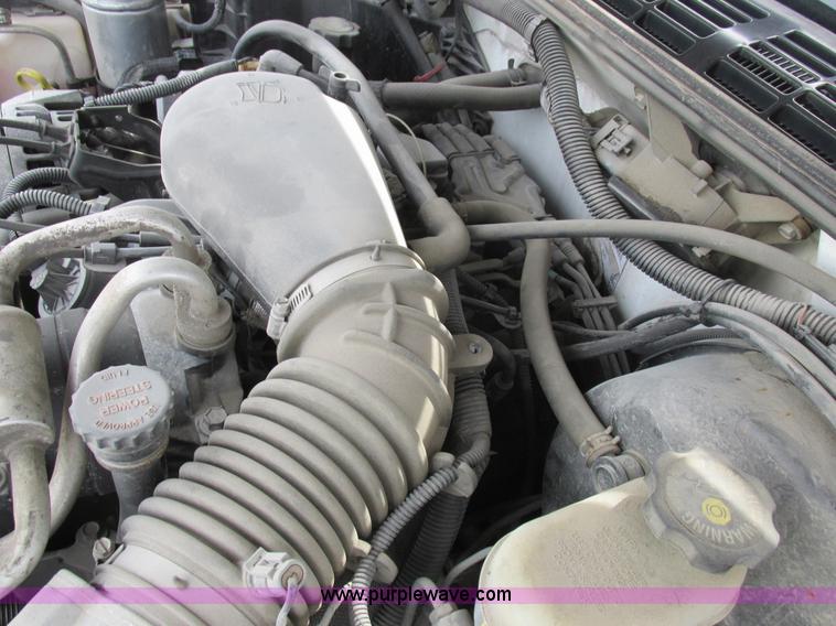 image for item L4240 1998 Chevrolet S10 LS Ext. Cab pickup truck