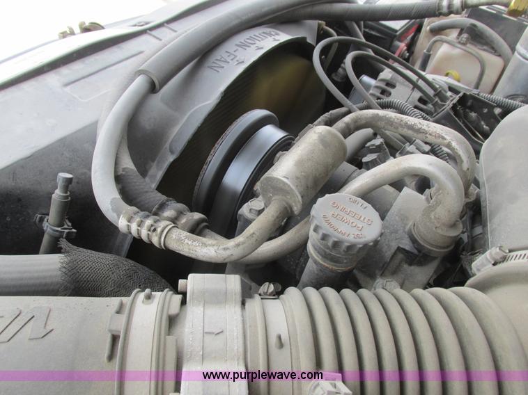 image for item L4240 1998 Chevrolet S10 LS Ext. Cab pickup truck