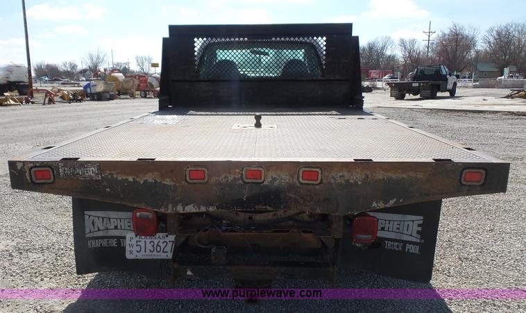 image for item L4774 2004 Ford F350 Super Duty flatbed truck