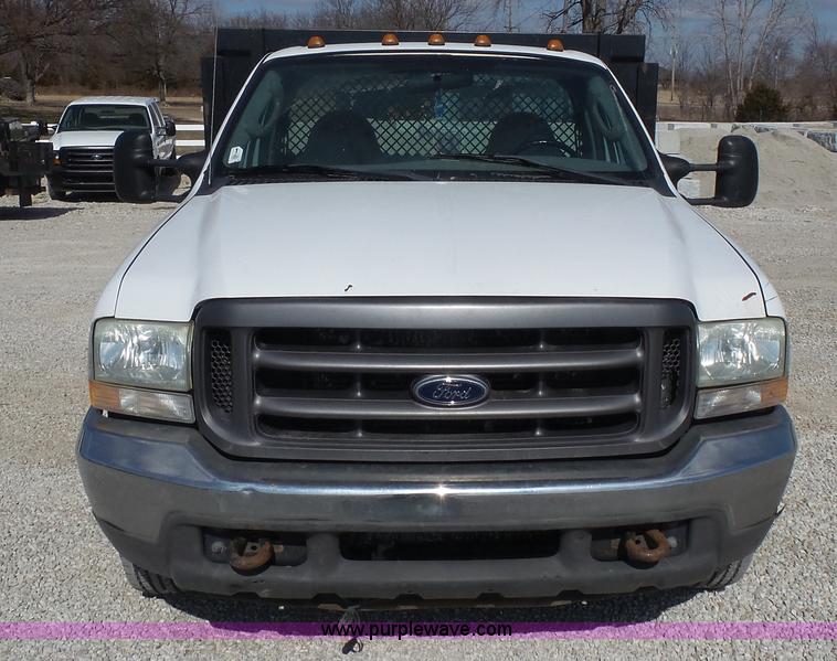 image for item L4774 2004 Ford F350 Super Duty flatbed truck
