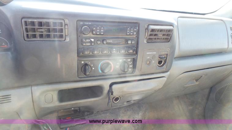 image for item L4774 2004 Ford F350 Super Duty flatbed truck