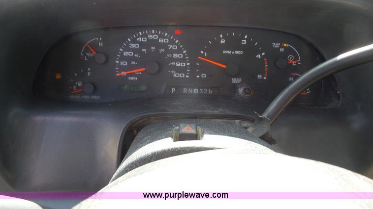 image for item L4774 2004 Ford F350 Super Duty flatbed truck