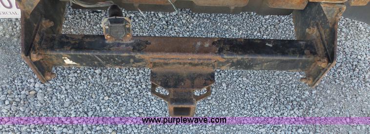 image for item L4774 2004 Ford F350 Super Duty flatbed truck