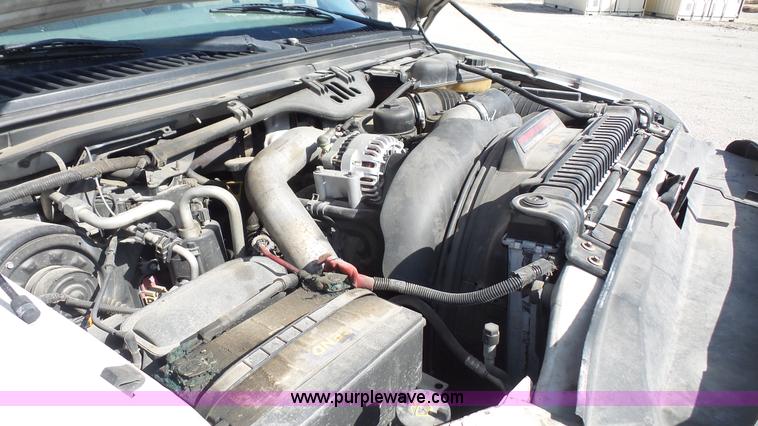 image for item L4774 2004 Ford F350 Super Duty flatbed truck