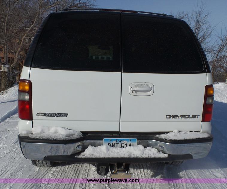image for item L5530 2001 Chevrolet Tahoe SUV