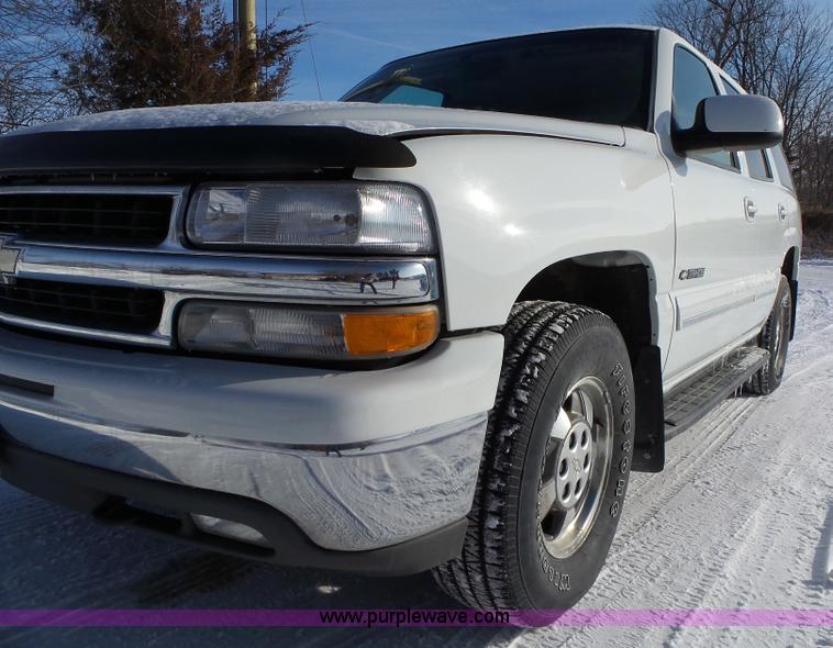 image for item L5530 2001 Chevrolet Tahoe SUV