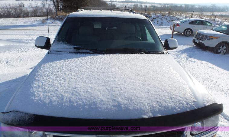 image for item L5530 2001 Chevrolet Tahoe SUV