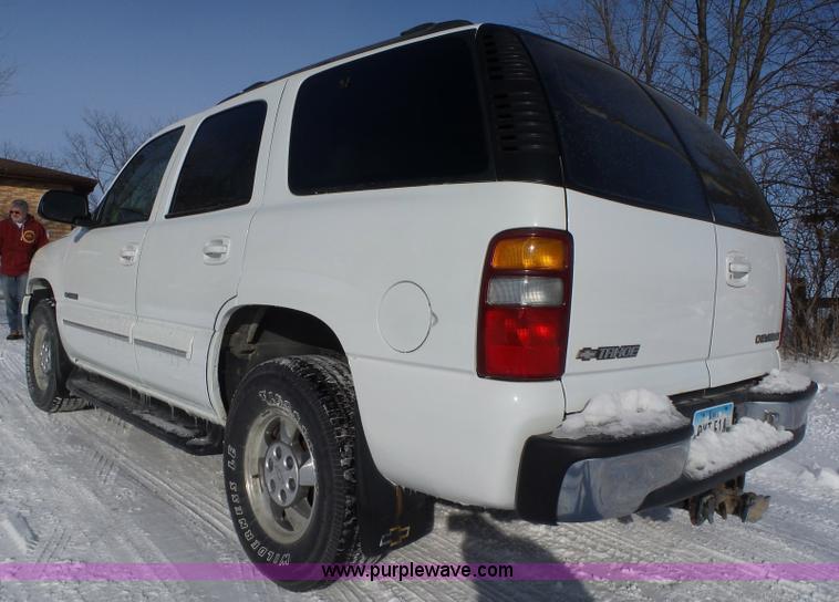 image for item L5530 2001 Chevrolet Tahoe SUV