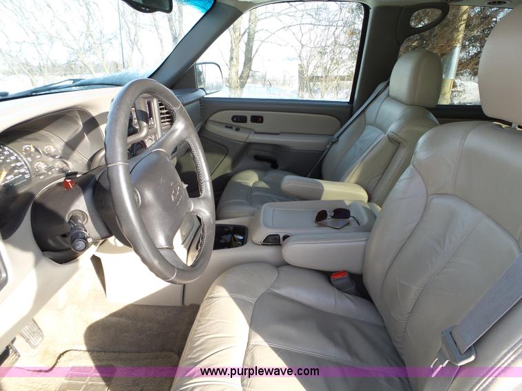 image for item L5530 2001 Chevrolet Tahoe SUV