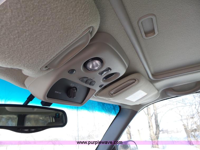 image for item L5530 2001 Chevrolet Tahoe SUV