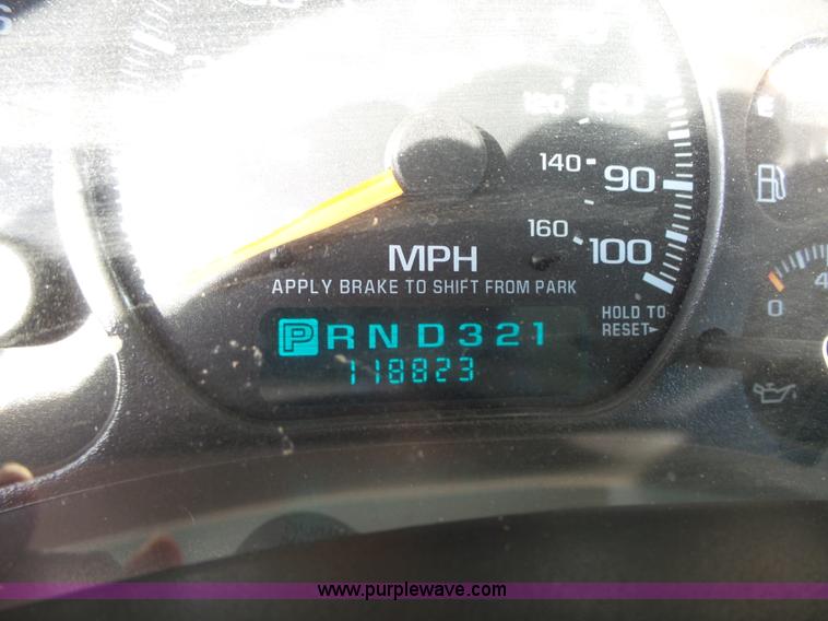 image for item L5530 2001 Chevrolet Tahoe SUV